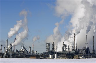 Oil refinery near Edmonton, Alberta, Canada, North America