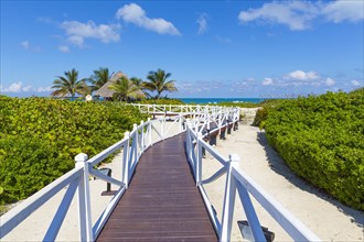 Jetty to the beach