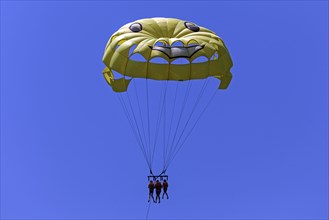 Funny paraglider