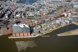 City view with Elbe Philharmonic Hall