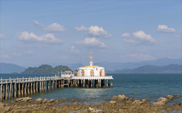 Buddhist pier temple