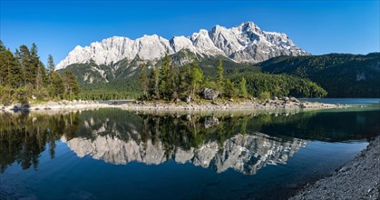 Lake Eibsee with Sasseninsel and Zugspitze