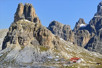 Three peaks hut 2405 m