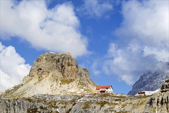 Three peaks hut 2405 m