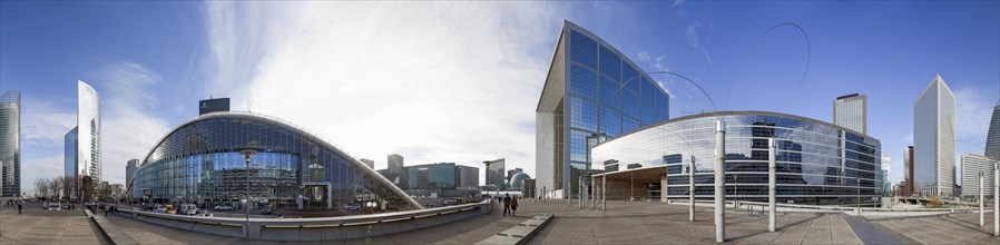 CNIT Congress Centre and Grande Arche with modern office towers