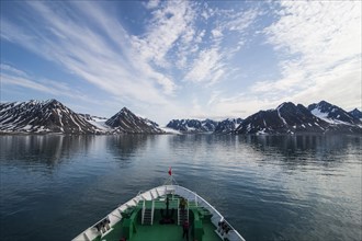 Expedition boat entering the Magdalenefjorden