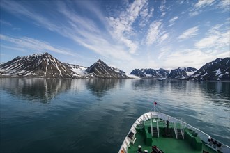 Expedition boat entering the Magdalenefjorden