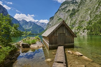 Bout hut in Obersee lake