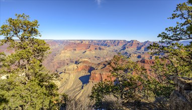 View from Rim Trail between Mather Point and Yavapai Point