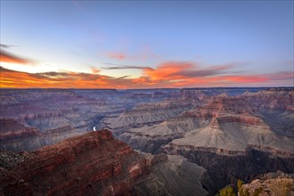 Gorge of the Grand Canyon at sunset