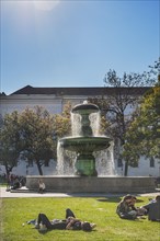 The Geschwister-Scholl-Platz with its fountain