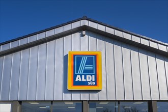 Aldi-Sud logo at the supermarket