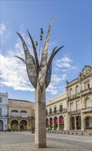 Modern sculpture on the Plaza Vieja