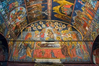 Vault with colourful frescoes