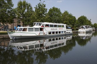 Ruhrschifffahrt white fleet