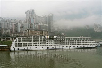 Cruise ship on the Jangtse