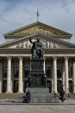 Monument to King Maximilian I Joseph in front of the National Theatre