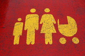 Pictogram of a parking space for families