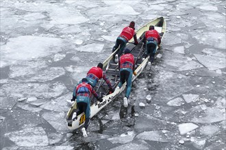 Canoe race challenge over the frozen Saint Lawrence River