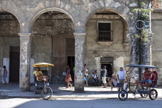 Typical street scene in Old Havana
