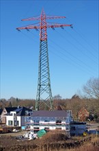 New construction under electric high-voltage line
