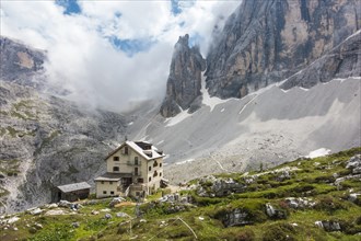 Zsigmondy hut