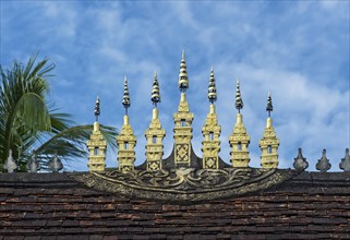 Miniature pagodas on the gable