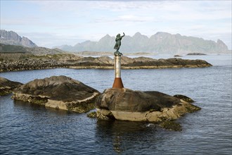 Fisherman's wife statue at harbour entrance