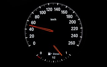 Speedometer with fuel gauge
