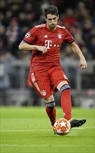 Javier Martinez FC Bayern Munich on the ball