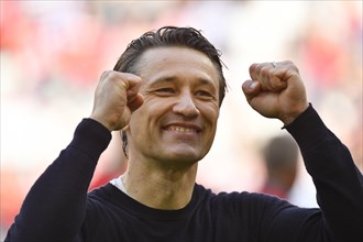 Coach Coach Niko Kovac FC Bayern Munich FCB cheers