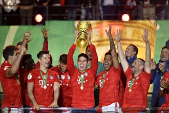 James Rodriguez FC Bayern Munich with cup