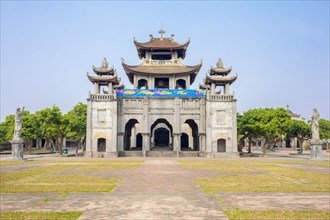 Bell tower of Phat Diá»‡m Cathedral