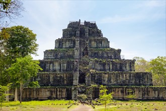 Sevenâ€‘tiered pyramid Prasat Prang at Prasat Thom