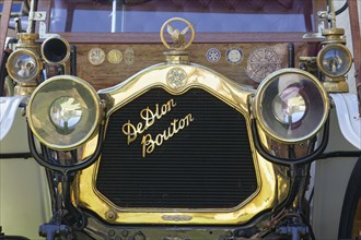 De Dion Bouton emblem on engine of car