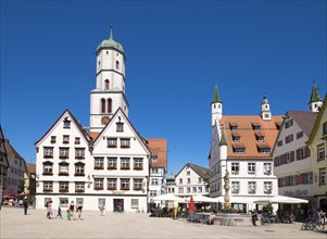 Square with parish church and Town Hall