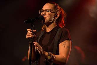 The Swiss singer and songwriter Stefanie Heinzmann live at the Schuur Lucerne