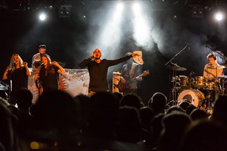 The Swiss reggae and ragas singer Dodo live in the Schuur Lucerne