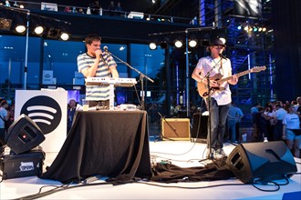 The Australian musician duo Jamie MacDowell and Tom Thum live at the 25th Blue Balls Festival in Lucerne