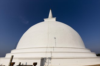 White Stupa Ruwanwelisseya Dagoba