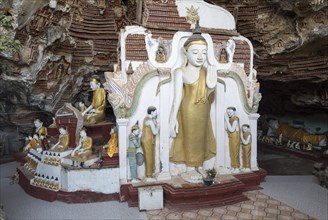 Buddha statues at Kaw-goon Cave Temple