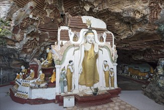 Buddha statues at Kaw-goon Cave Temple