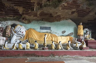Reclining Buddha at Kaw-goon Cave Temple