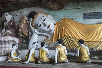 Reclining Buddha at Kaw-goon Cave Temple