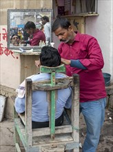 Outdoor barber shop