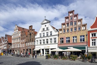 Historic town houses and merchants' houses on the town square Am Sande