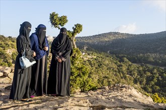 Veiled women on Mount Souda