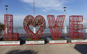 Love Sign at theme park Koh Pich