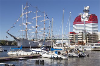 Office buildings and marina guest harbor