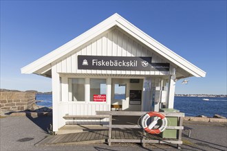 Bus shelter at the harbor
